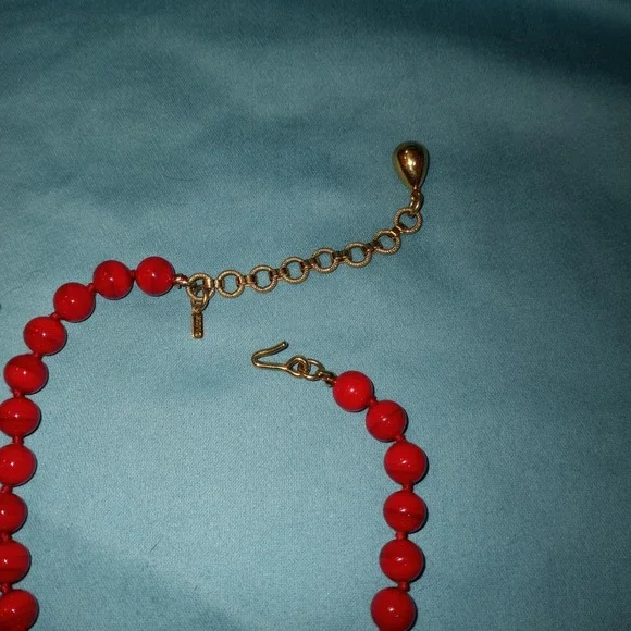 Monet Vintage Red Marbled Bead Knotted Necklace Gold Tone Adjustable Clasp - Picture 4 of 9